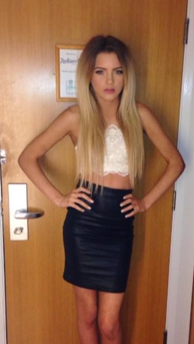 sophia_mitch's tweet photo. I am dying.. These pics are a year and 1 month apart.. And that is the same skirt, looks like I got some hips lol😂😂😂 https://t.co/WFclErENUA