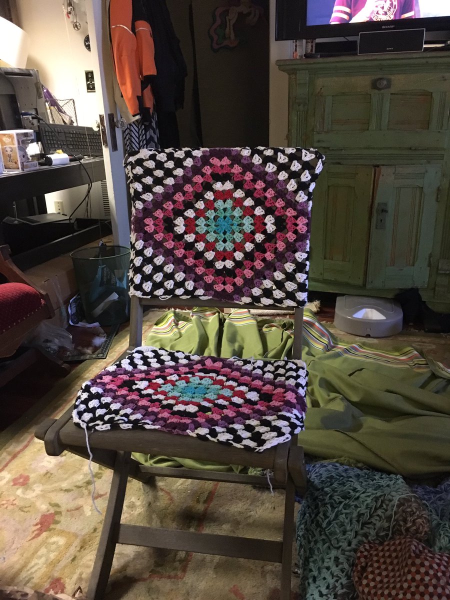 Ruth_Tillman's tweet photo. @makerfaire #yarnbomb progress #crochet #knitting #crossstitch https://t.co/mzluZvztkj