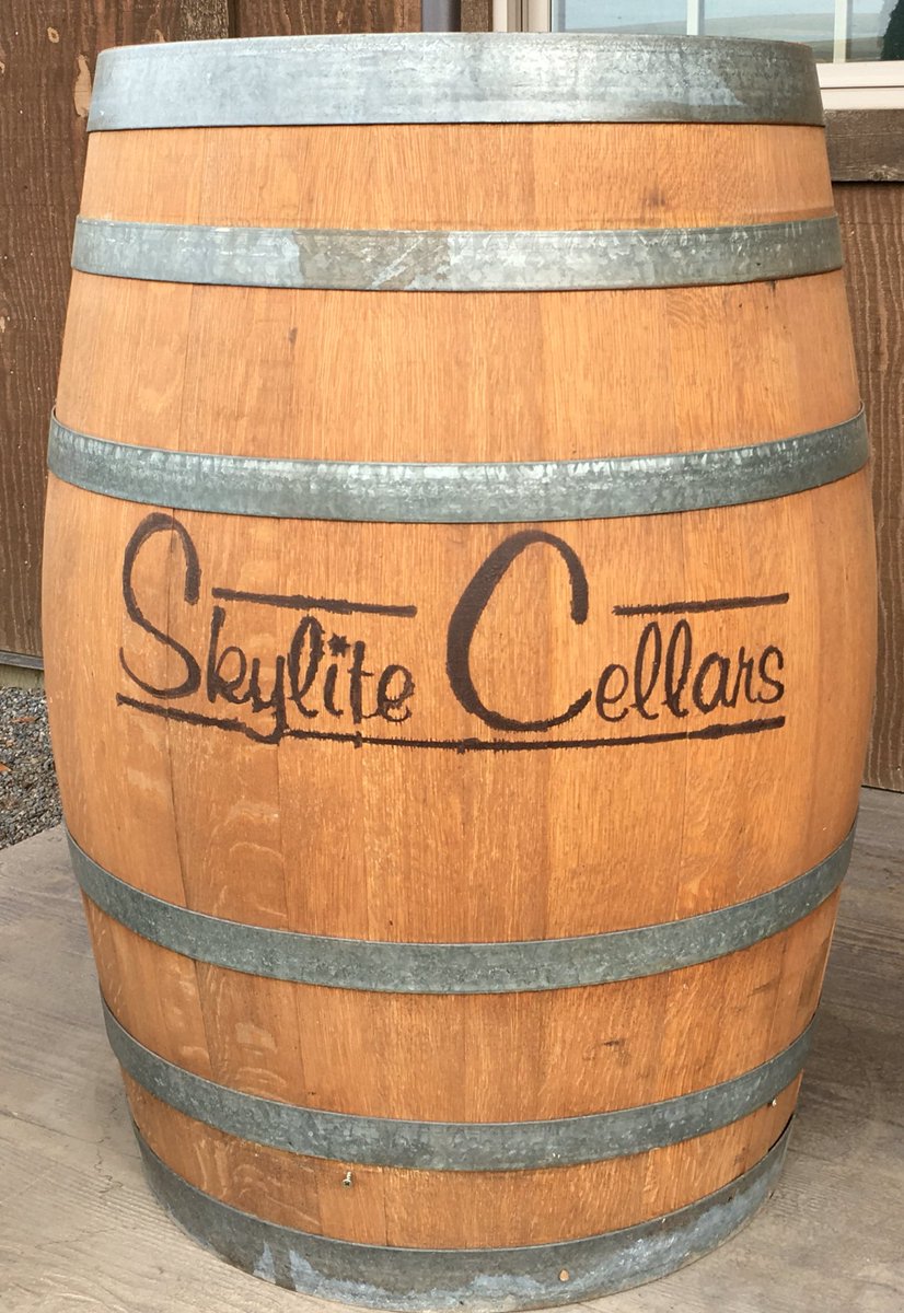 luchavino's tweet photo. Great to see Ashley &amp; Greg @SkyliteCellars Super wine and people! #WallaWalla @SkyliteBuzz #WAwine https://t.co/gaE3ZEtdNP