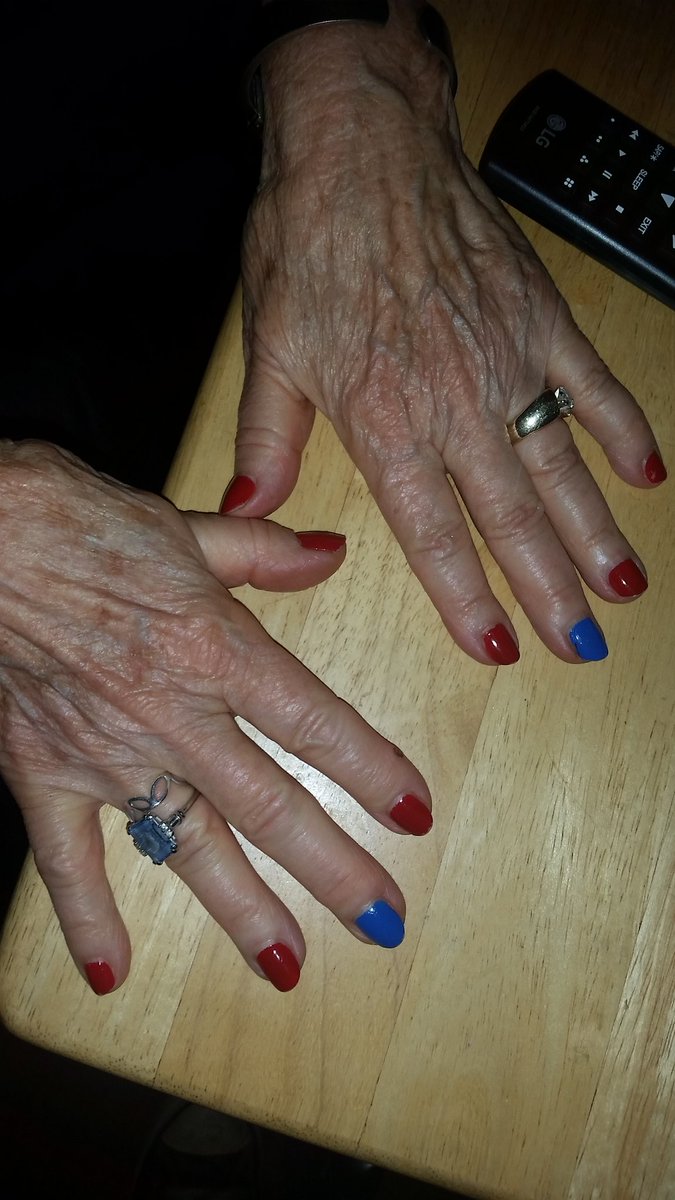 SamEmbry1's tweet image. My grandma with #cubs fingernails!