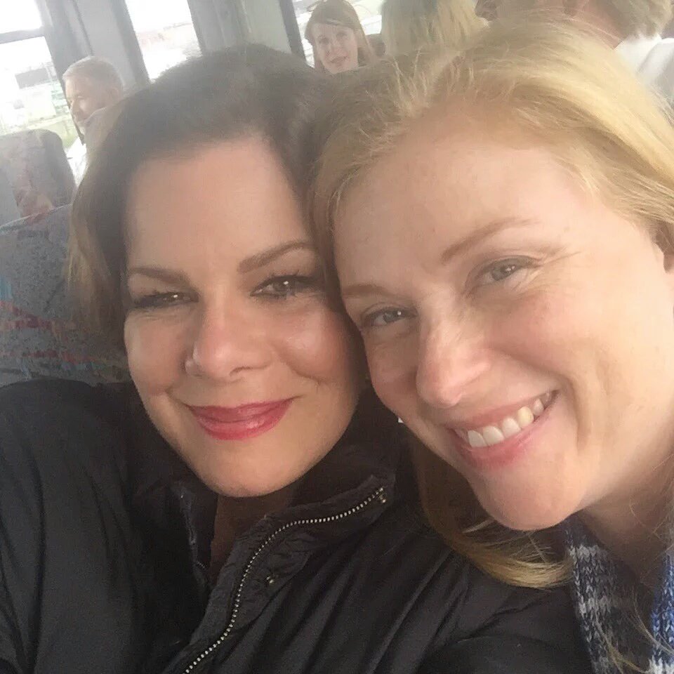 FiftyShadesCL's tweet photo. Mama Grey compartió esta nueva foto junto a Gail ❤❤ https://t.co/6ZYxeD9Y9p