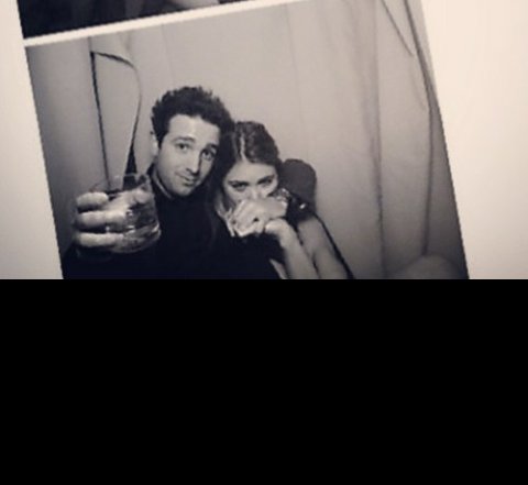 H___Larry's tweet photo. "Happy Birthday my love, my soul, my all ❤" -Jeff Azoff vía IG (etiqueto a su esposa, Glenne) https://t.co/luNnch0ulm