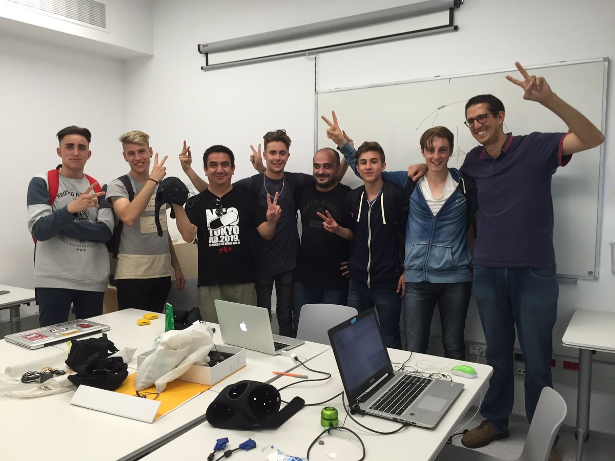 maradierssen's tweet photo. @projecte_teverd hoy en el CRG con nuestros amigos de Mollerusa!!!! https://t.co/AQ1jW7oZDJ