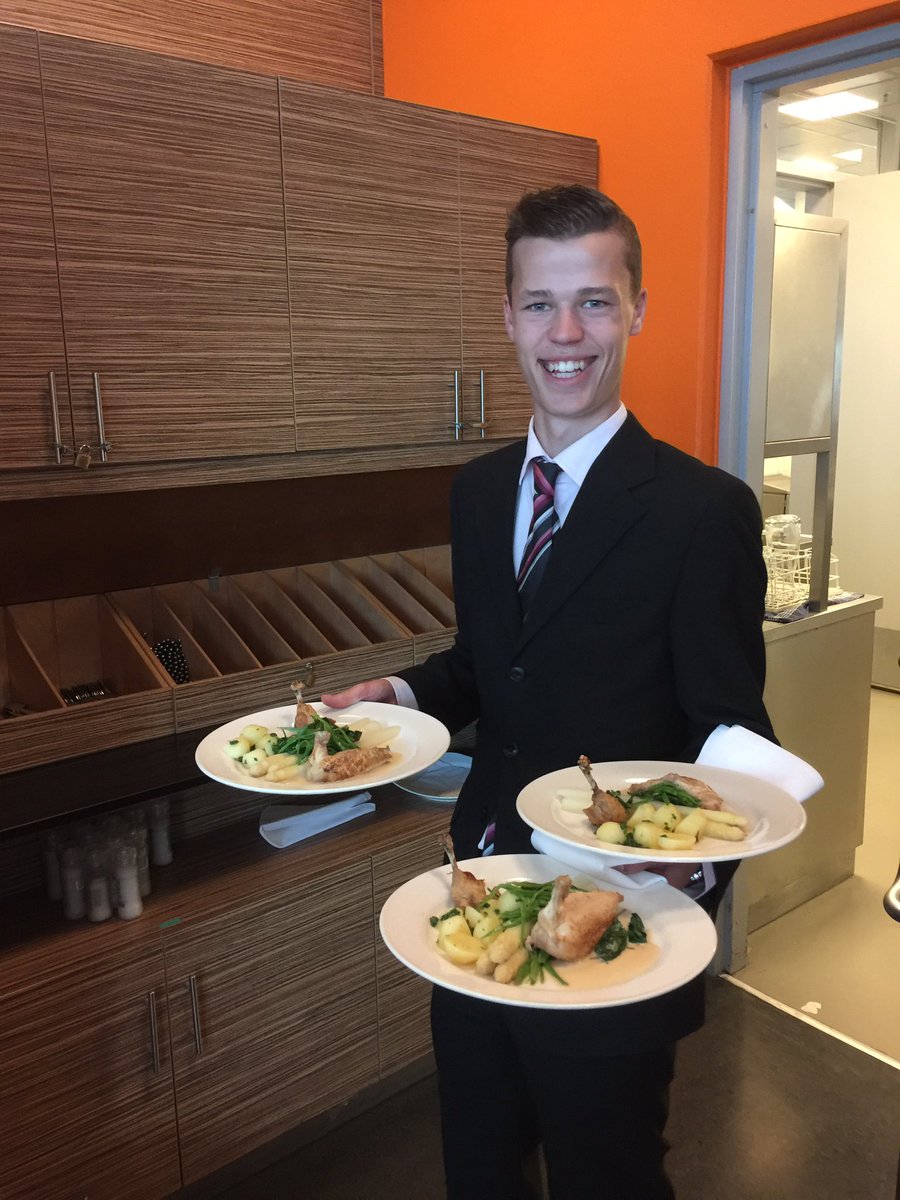 Gastvrijheid begint met een glimlach! De lekkere asperge gerechten maken het af <a href="/rocnijmegen/">ROC Nijmegen</a> <a href="/uitetennijmegen/">Uit Eten Nijmegen</a>