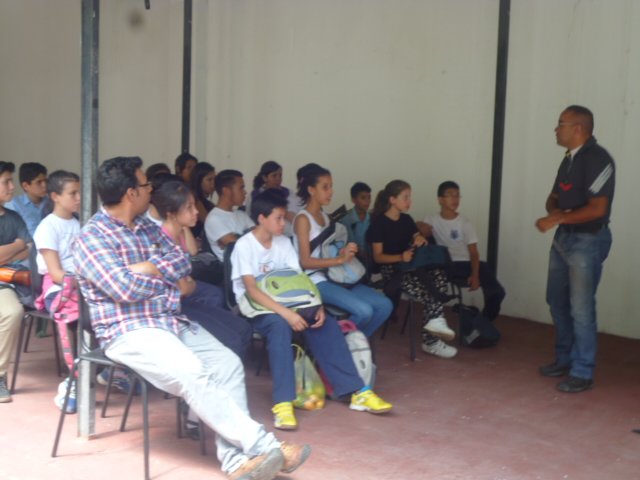 SChiguara's tweet photo. Conc. Pedag.Visita Escuela "Fermin Ruiz Valero" 11/05 @elsistema https://t.co/mkx5clqAEq