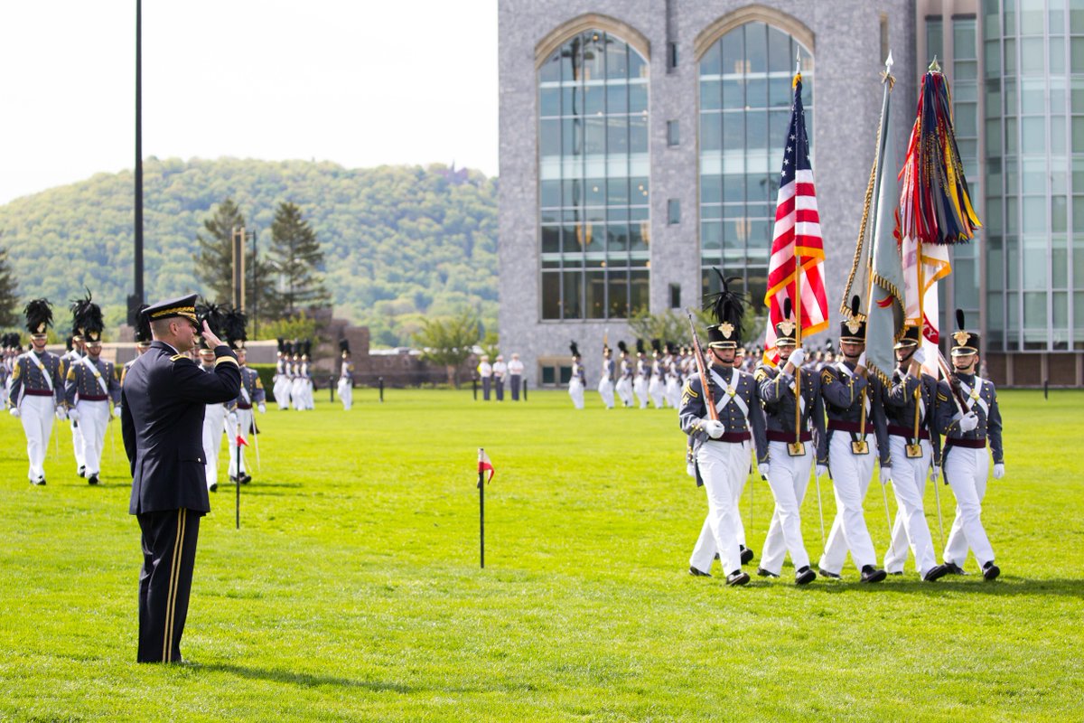 WestPoint_USMA's tweet photo. The Corps honored the #USMA Dean during a farewell ceremony today. For more photos visit https://t.co/Ptet9Ri3II https://t.co/92LKMqm5qQ