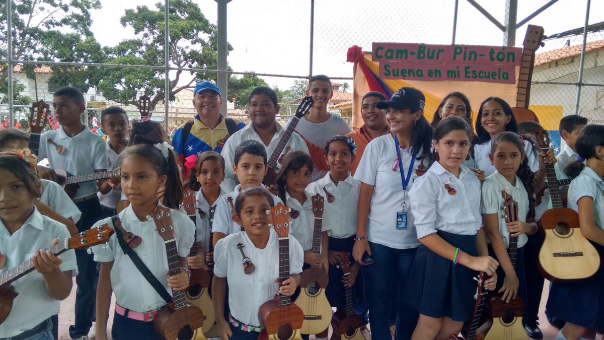 Cambur Pinton hizo historia en las Escuelas de Zaraza. <a href="/elsistema/">El Sistema</a> <a href="/SistemaGuarico/">Sistema Orq. Guárico</a> <a href="/Maestro_Abreu/">Jose Antonio Abreu</a>