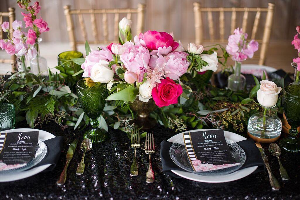 burghbrides's tweet image. Splashes of Spring color atop luxe linens set a fab table for our @rusticacresfarm fete. I… ift.tt/1W32DQt