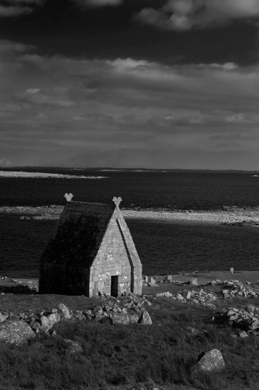 FeilenaTuaithe's tweet photo. We are trilled to welcome 28 talented craftspeople from all over the region to our Craft Retail Villlage! #Feile2016 https://t.co/f49W0C1Dro