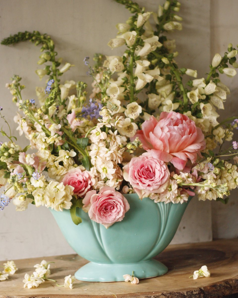 @weddingaffair #weddinghour just a quick hello from Dorset!