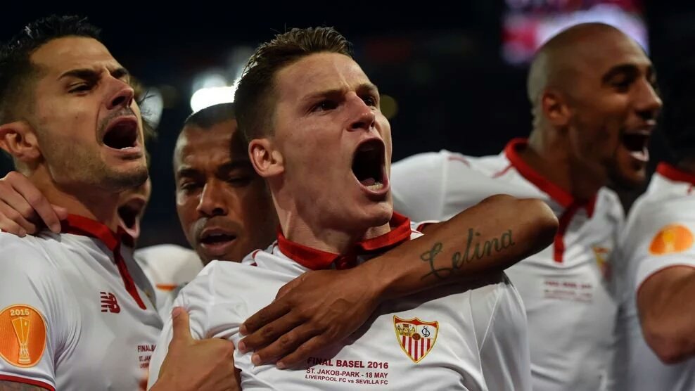 BigDataSFC's tweet photo. El #SevillaFC jugará 16 finales, sí 16, en apenas 10 años. Disfruten sevillistas, es para estar orgullosos. #BA5ILEA https://t.co/S4flA7bEcC