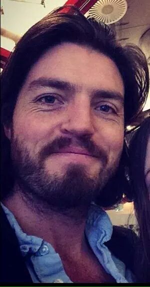 Sharonmuskebear's tweet photo. #TomBurke #ForeverHot #BeardOrNot πππ https://t.co/Erod00L3Cf