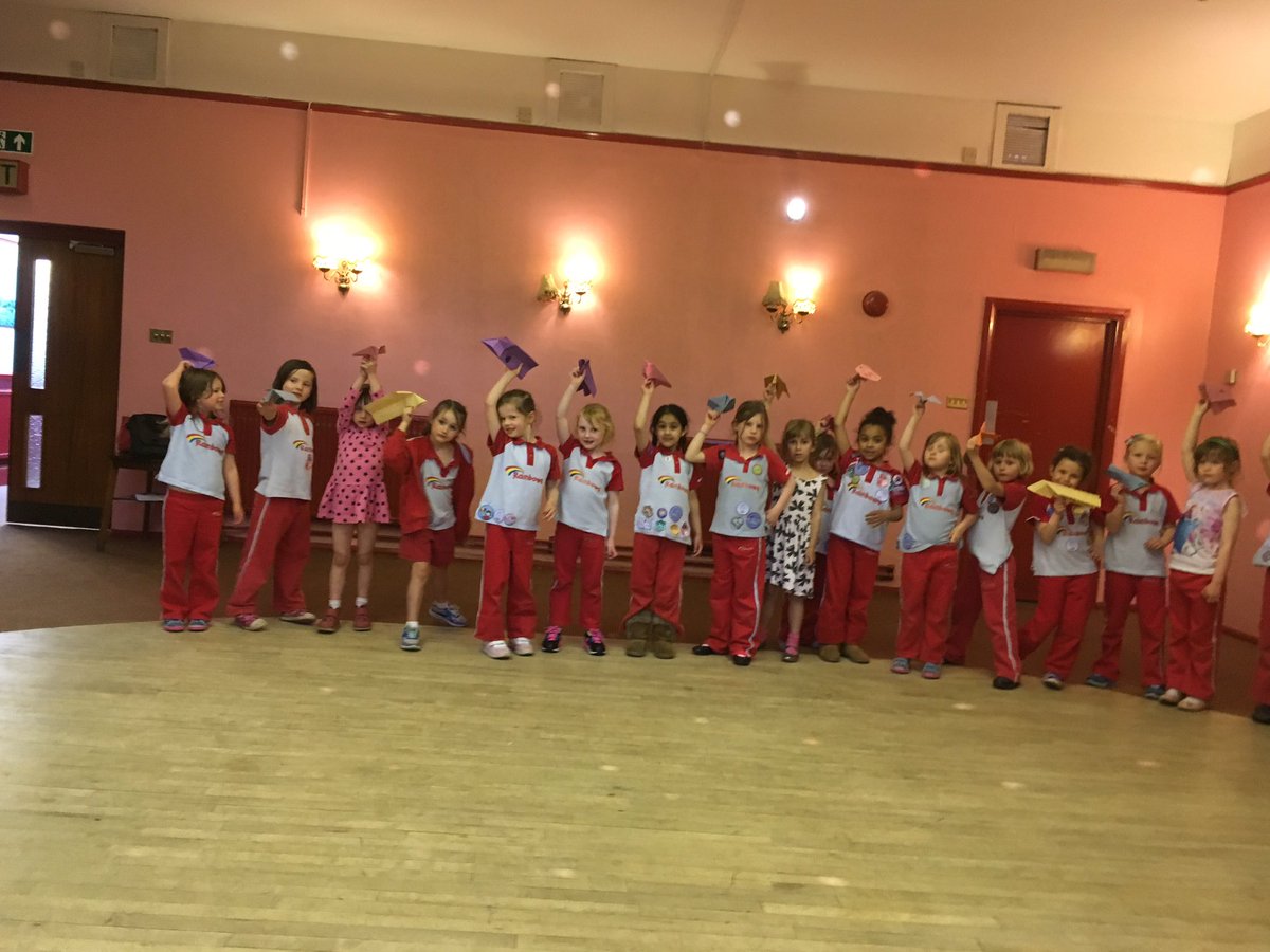 5thTooting's tweet photo. Paper aeroplanes, #roundabout around the world, lot of fun https://t.co/xYbtZ1Lskf