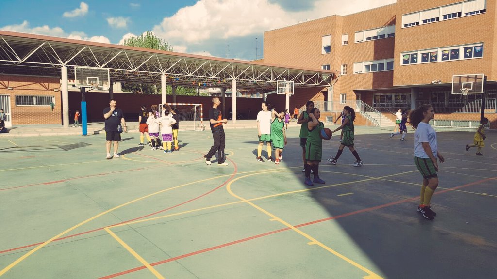 cdsanjose1's tweet photo. Nuestras Infantiles están trabajando duro para el gran reto del sábado¡Las semis nos esperan! #interdistrito #SanJo https://t.co/WeaeCfWKhU
