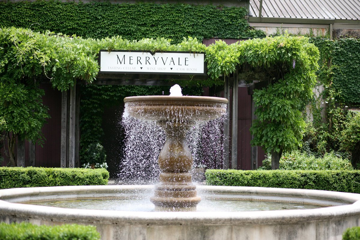 3 reasons we LOVE <a href="/Merryvale/">Merryvale Vineyards</a>: family owned, awesome Bordeaux varietals, sustainable farming! bit.ly/1NySSa7