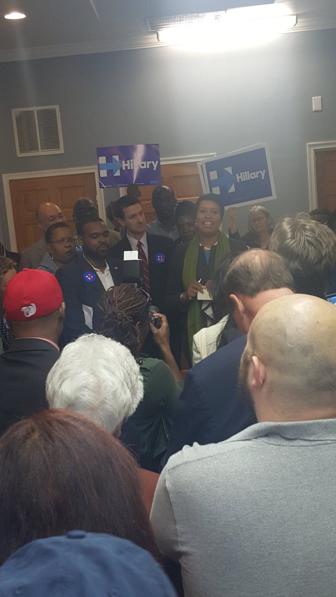 Heels4Hillary's tweet photo. #DC Mayor @MurielBowser says, "#ImwithHer" at Office Grand Opening #Heels4Hillary https://t.co/ju89SW4lSC