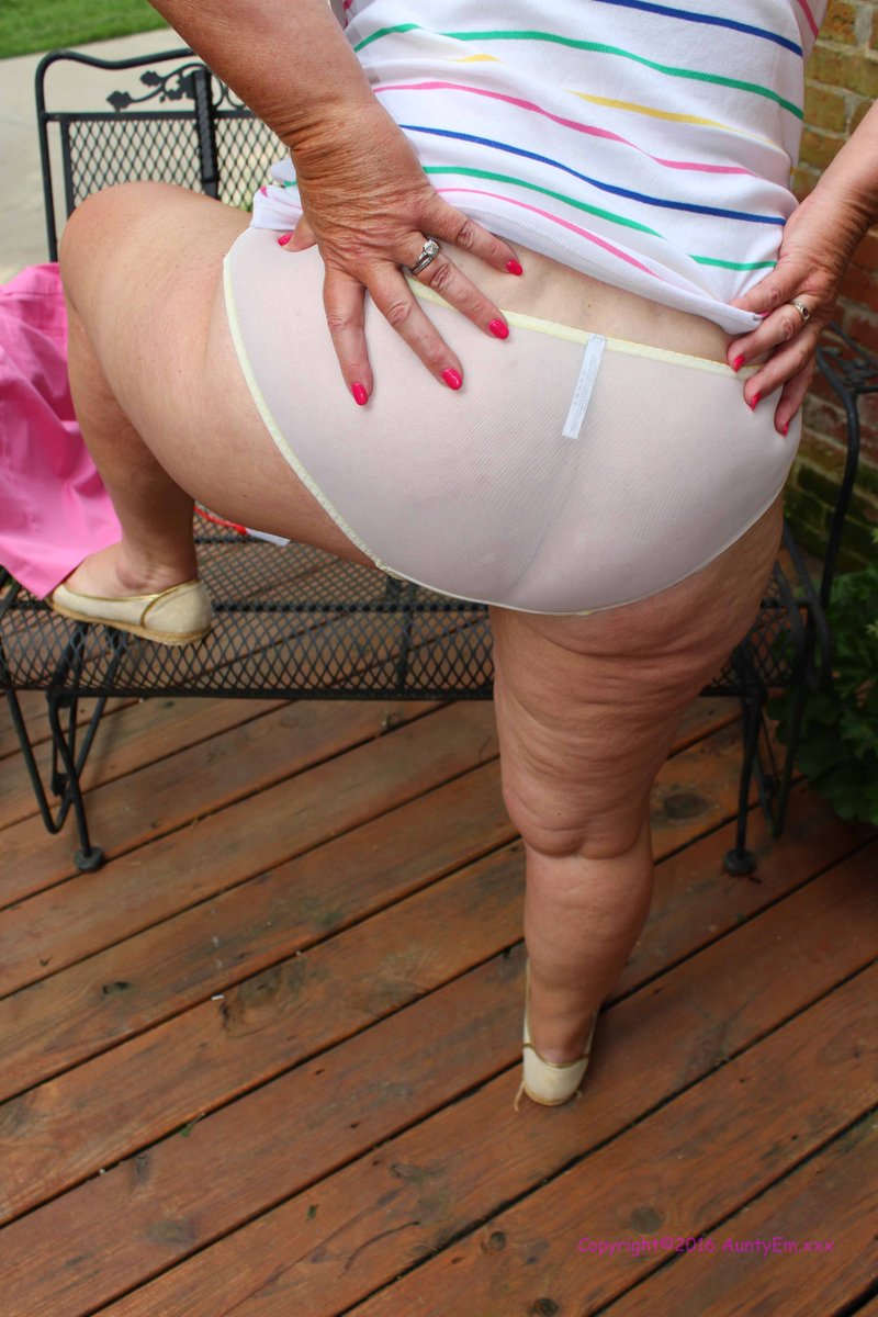 Emily McGillicuddy on X: See my ample ass in -- and out of -- a pair of  tight shorts at t.coV5IjIfEHQS! Kisses, your Dear Aunty Em!  t.cofloYiV77pB  X