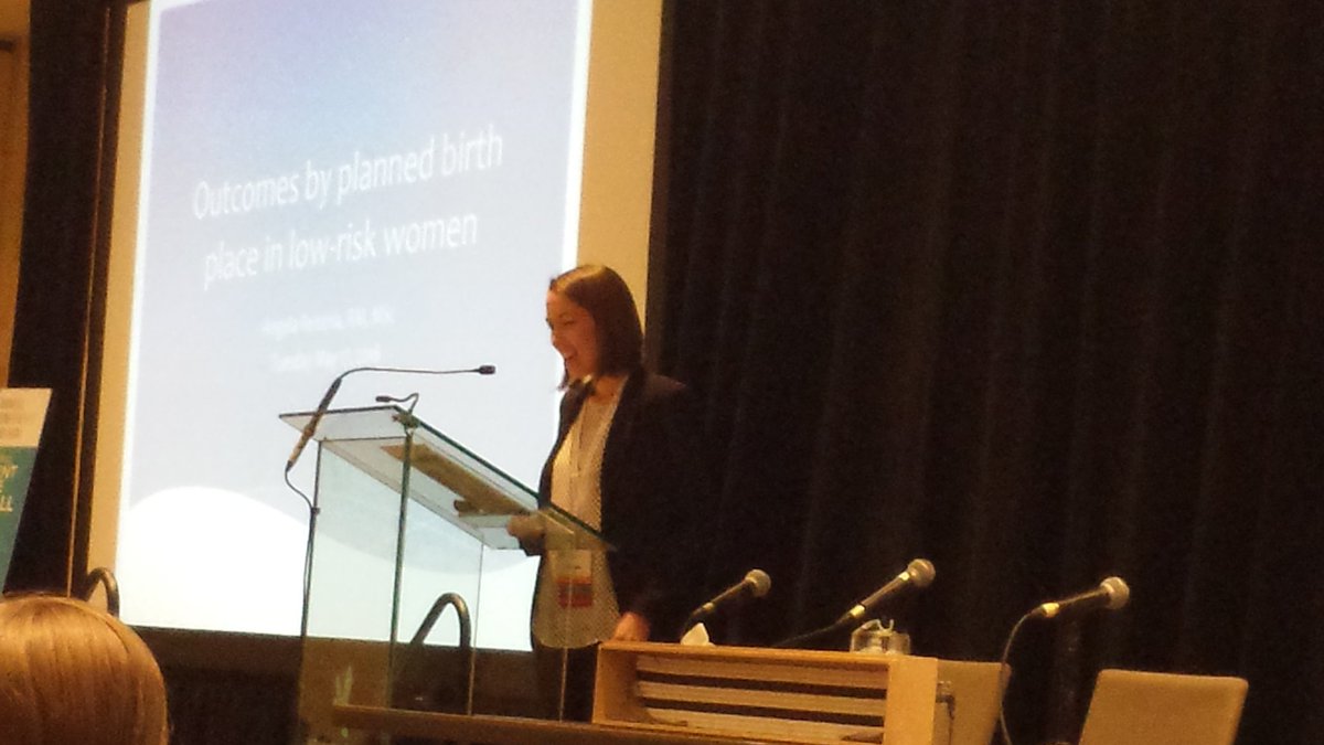 Congrats to midwife &amp; researcher @ahreitsma for winning best presentation at #aomconf for her talk about #homebirth