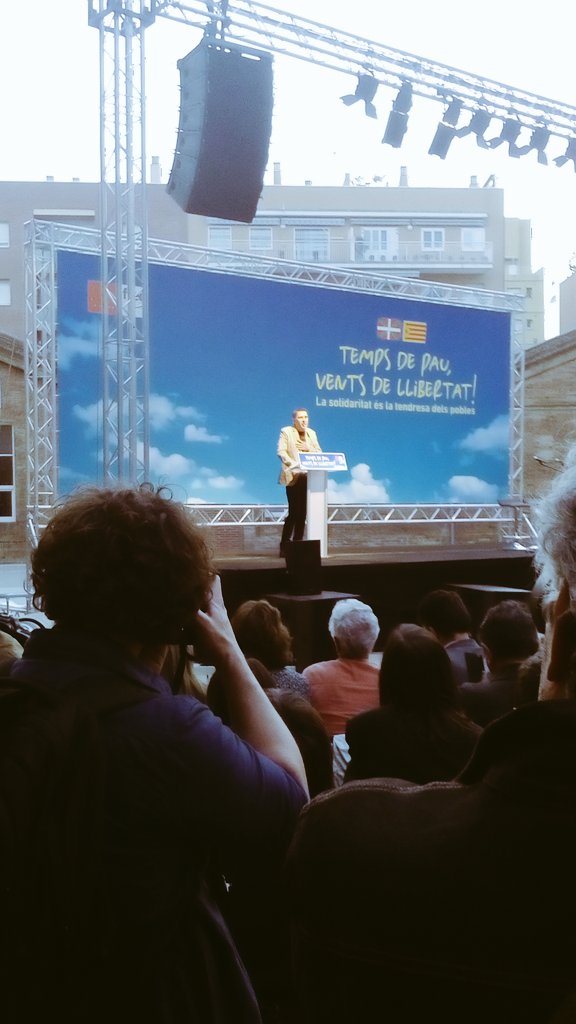 soclhector's tweet photo. Temps de pau, vents de llibertat! #freeotegui @elciemen @JERCstandreu @lesJERC https://t.co/fKeI6NMCxw