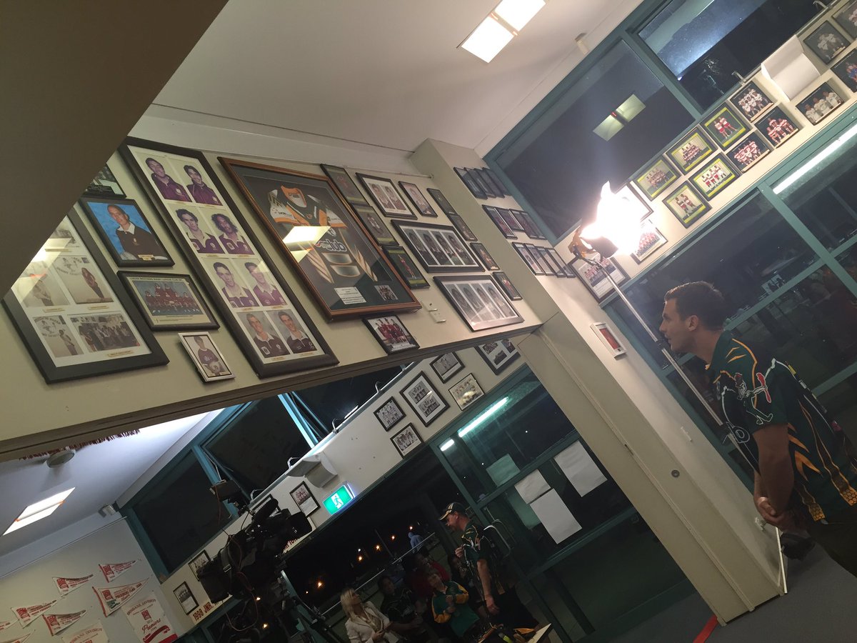 LoganBrothersRL's tweet photo. @therealbeauryan checking out the history on our walls here at @LoganBrothersRL https://t.co/ijvsGafAul