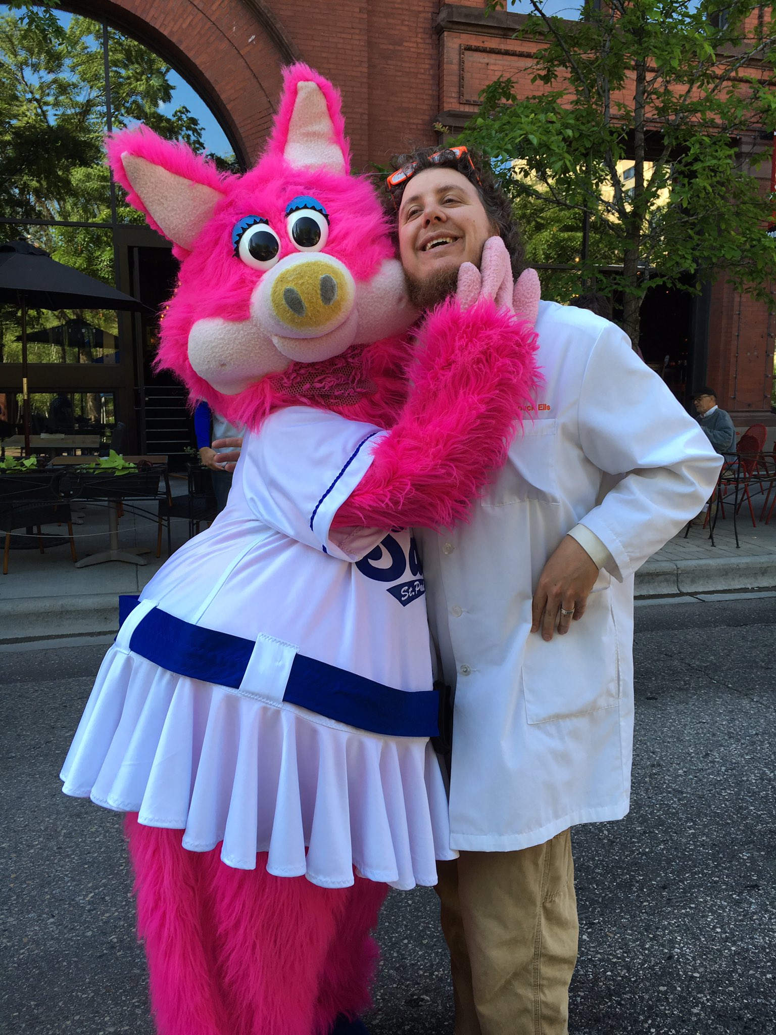Dr. Chuck Ells on Twitter "I hope Miss Piggy doesn't see this... 45TV