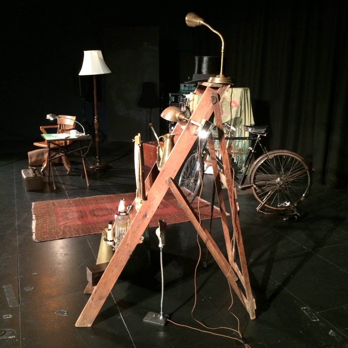 PuppetStateThtr's tweet photo. #leafbyniggle #backstage #viewfromstageleft https://t.co/ADHVQeMxRv