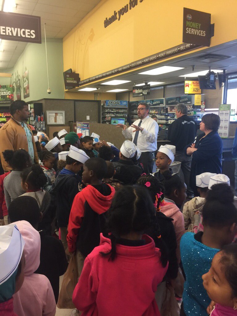 abctchr23's tweet photo. Exploring wants and needs at Kroger! @Engelhard_Elem https://t.co/wqWt7LQ9EO