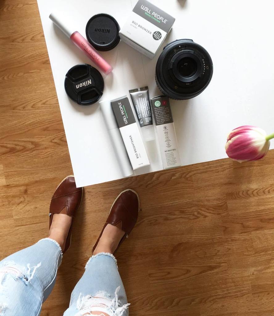TheInnerWild's tweet photo. A little #GreenBeauty behind the scenes. ๐ #photoshoot #theinnerwild #bew3ll #entrepreneurโฆ https://t.co/wEKdmMRaVR https://t.co/hk0D4ypYza