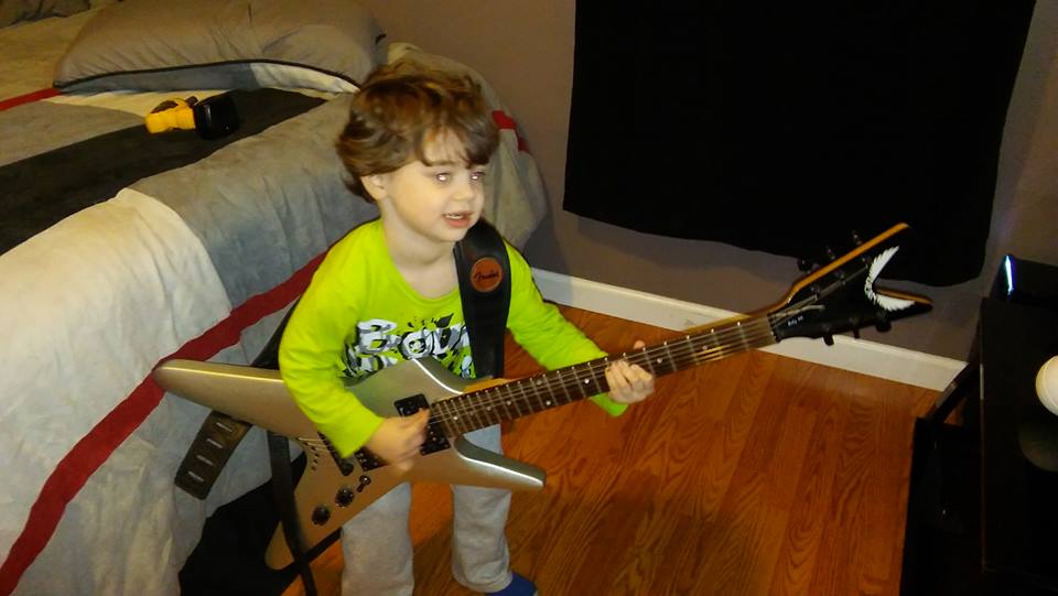 DeanGuitars's tweet photo. #DeanGuitars Dean Fans Come in All Ages #Dean #Guitar #Guitars #DeanLove #DeanFan #LittlestDeanFan #ILoveDeanGuitars https://t.co/QabT0MxDi6