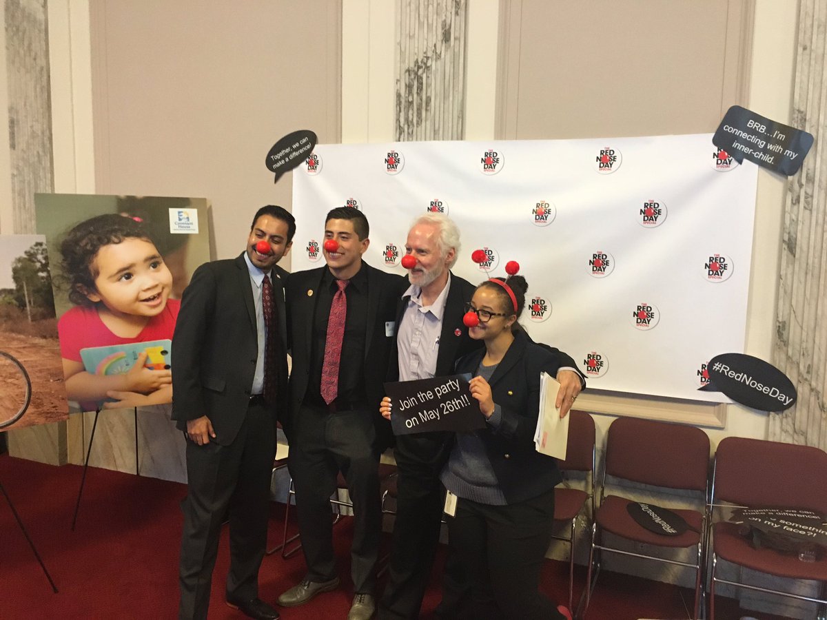 mhelms24's tweet photo. FUN-raising? Join in May 26, &amp; watch live: #RedNoseDay Special @ 9/8 c on NBC! @OxfamAmerica &amp; other great causes! https://t.co/8O7NoaADEU