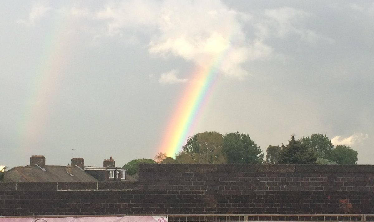 laurelledee's tweet photo. Anyone else caught the double rainbow today? #beautiful #ilovenature https://t.co/GALvJXro8e