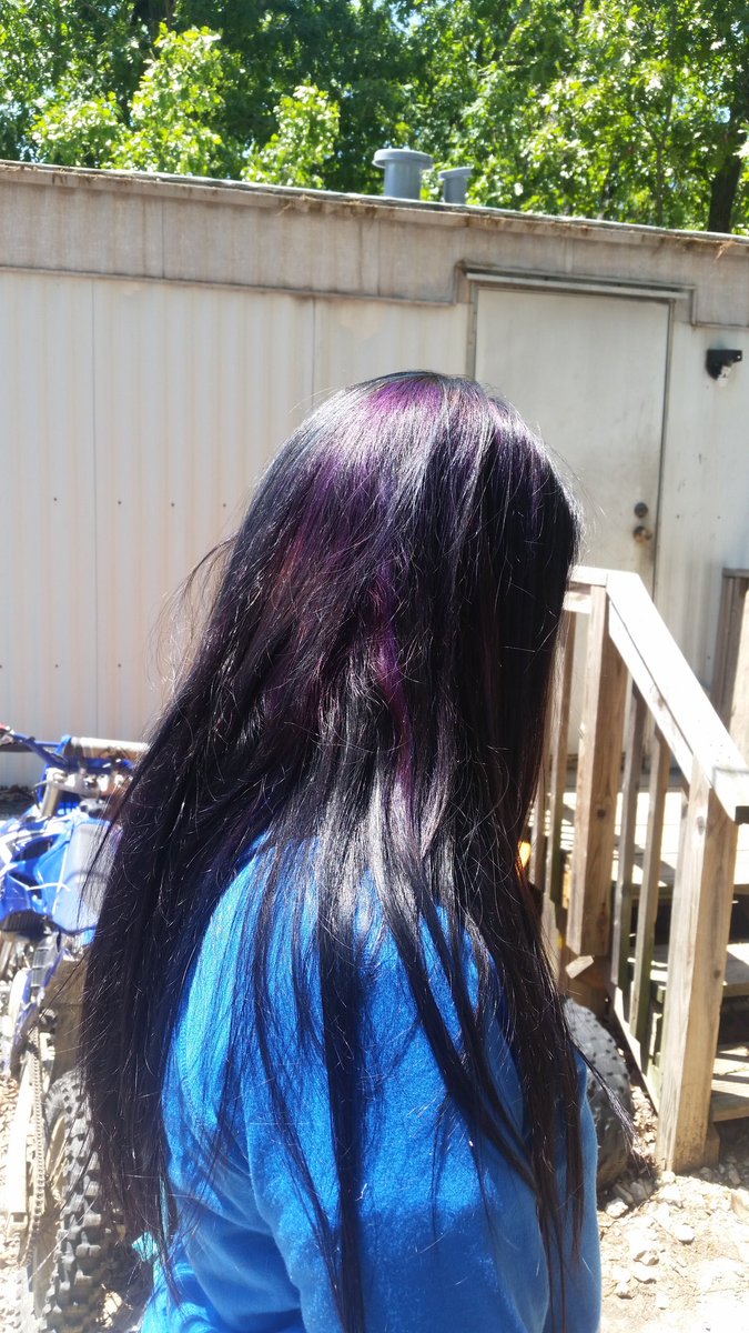 samiborbein's tweet photo. New hair color https://t.co/5E9PmPrLHH