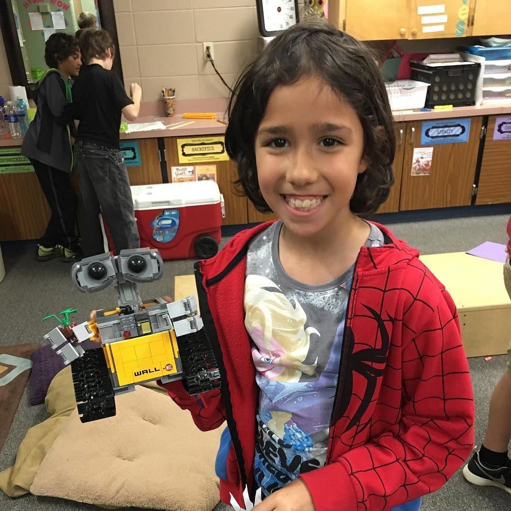 CentralCabotpK4's tweet photo. Sophia...future architect or engineer? Look at what she can do with some Legos! #discoverg… https://t.co/cyZDC4Fg8y https://t.co/XMrLgryw8h