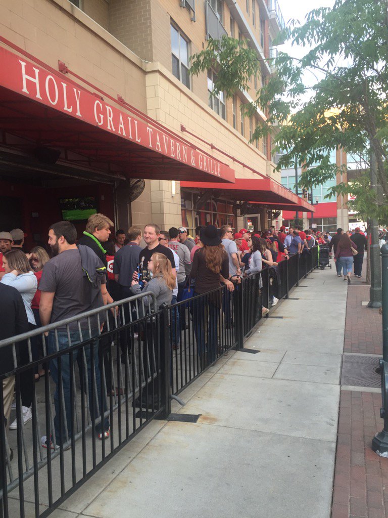 holygrailbanks's tweet photo. The boys are back in town !! @Reds #FinallySomeGoodWeather. https://t.co/2hJDuZ6sXq