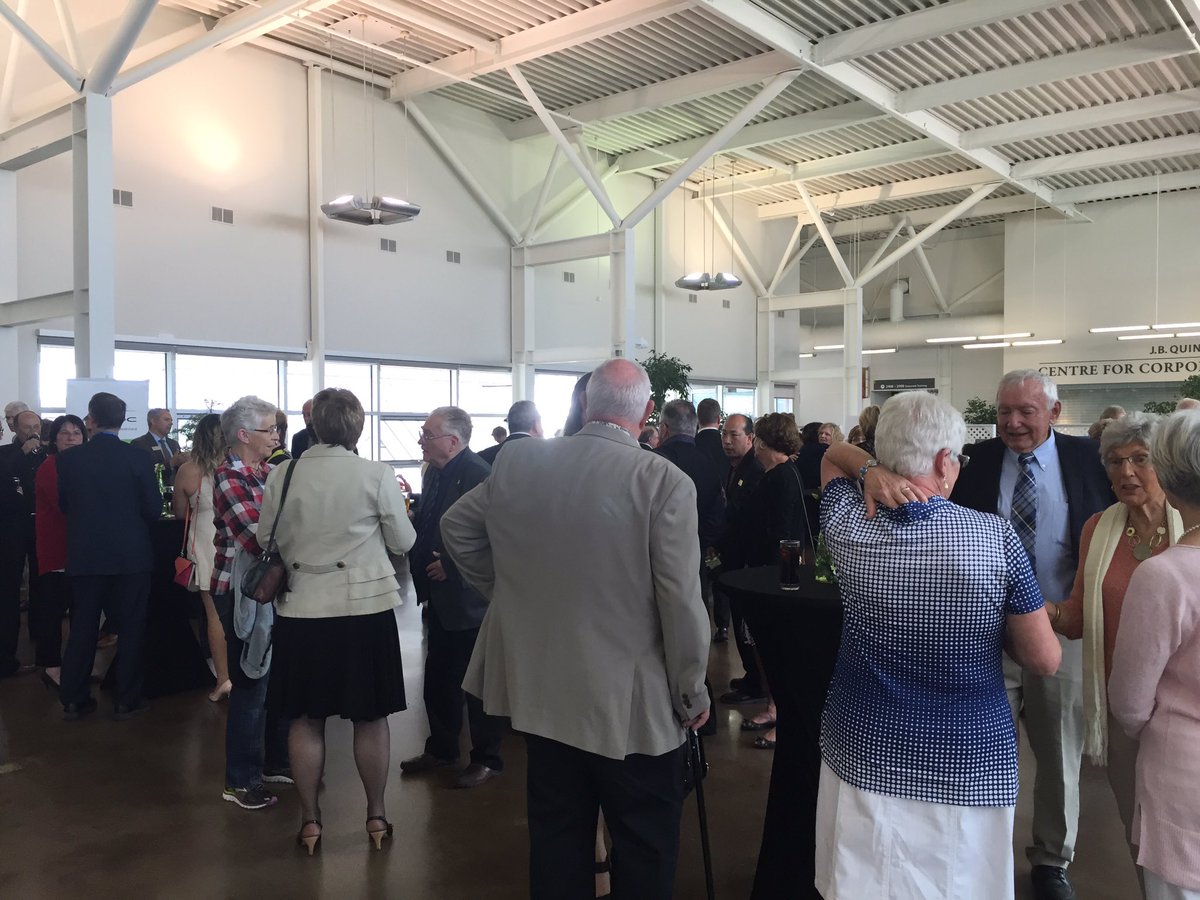 RedDeerPolytech's tweet photo. It's a great turnout so far at the RDC Community Awards! 💫 #RDCCommunity2016 https://t.co/5d2Uaot312