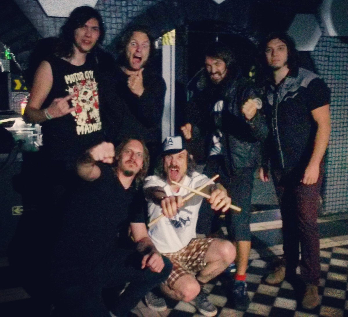 cattarse's tweet photo. Cattarse + Truckfighters (Muñoz quebrando tudo no palco!)
Venham pro Obra, sério.
#cattarse #truckfighters #munoz https://t.co/orMncSFPTB