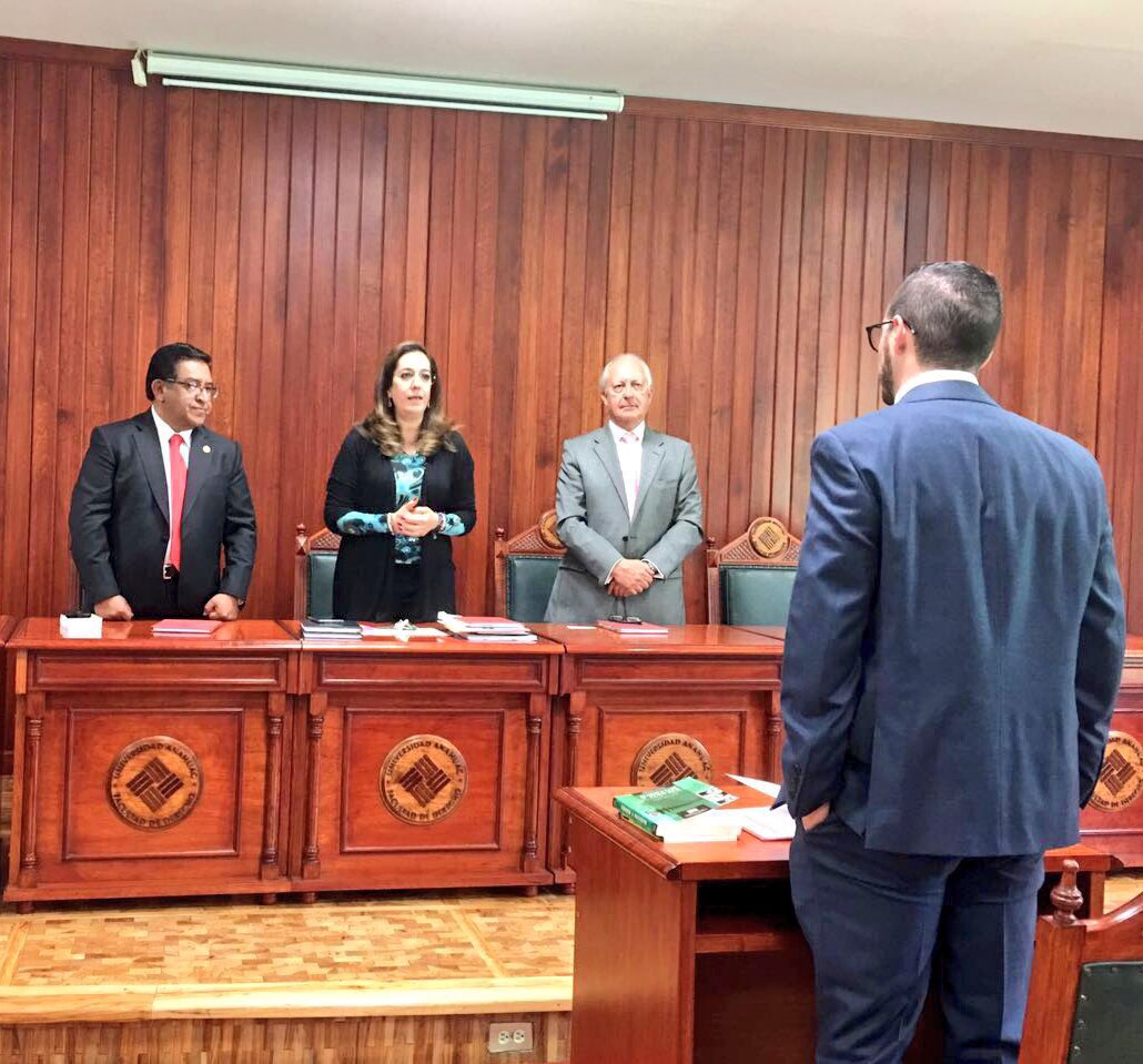 pedroluisnoble's tweet photo. Agradezco a la Facultad de Derecho de la @anahuac Norte la invitación a integrar un sínodo de examen profesional. https://t.co/hZcoh4NyPO