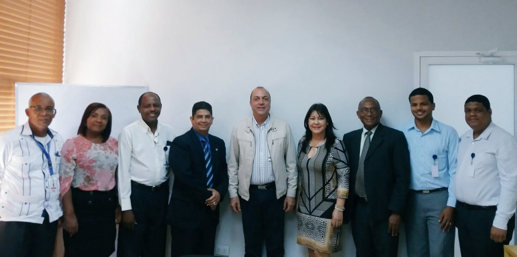 OnapiRD's tweet photo. Rector Padre Rafael Nuñez S.J., Vicerrector Prof. Marino Brito, Directivos y profesores. Socialización CATI-LOYOLA https://t.co/wFCyu4r8UJ