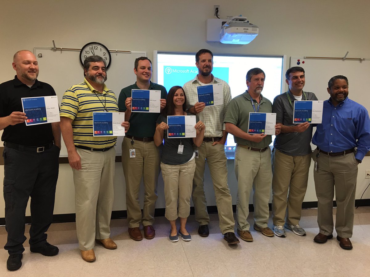 FredaWilliams's tweet image. Congrats to our Network and System Analysts @CherokeeSchools for completing #MSAcademy training!#SoProud @sandiadams