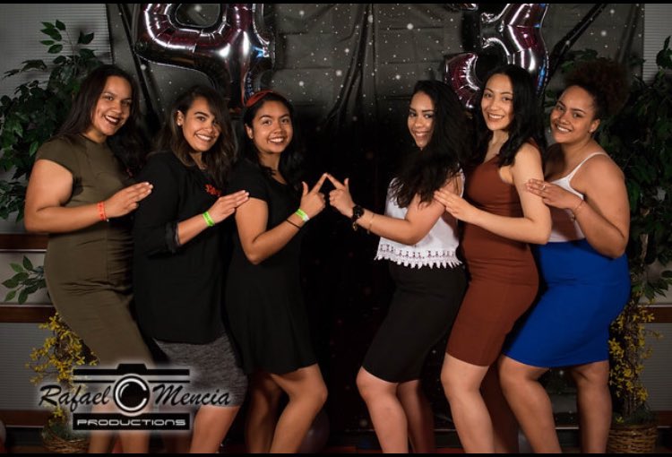 SLUBetaChapter's tweet photo. Hermanas supporting Adelante Estudiantes Latinos 43rd Banquet. https://t.co/QpFGJ6wKqv