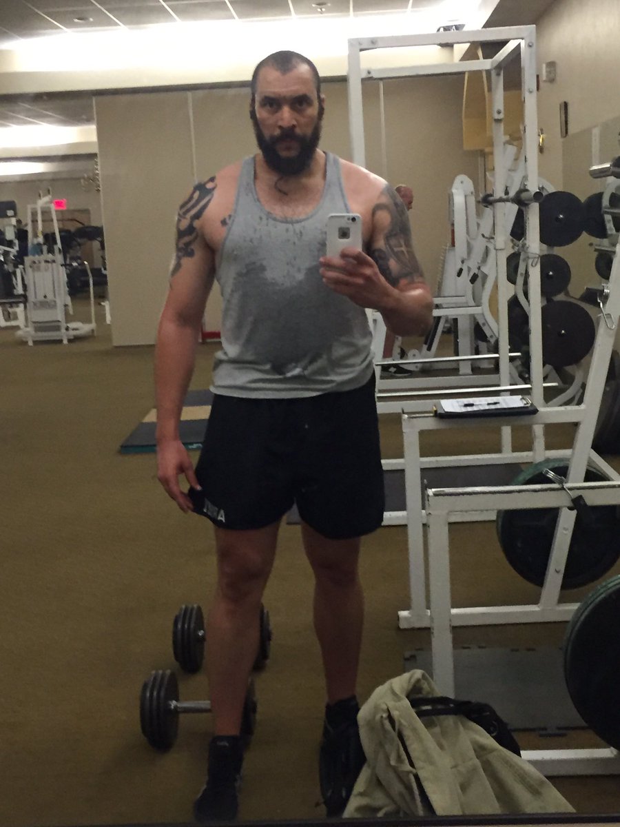 CasperKillens's tweet photo. 0400 workout @BuenaFitness this mornin', see you tomorrow. https://t.co/XE2bWixU9t