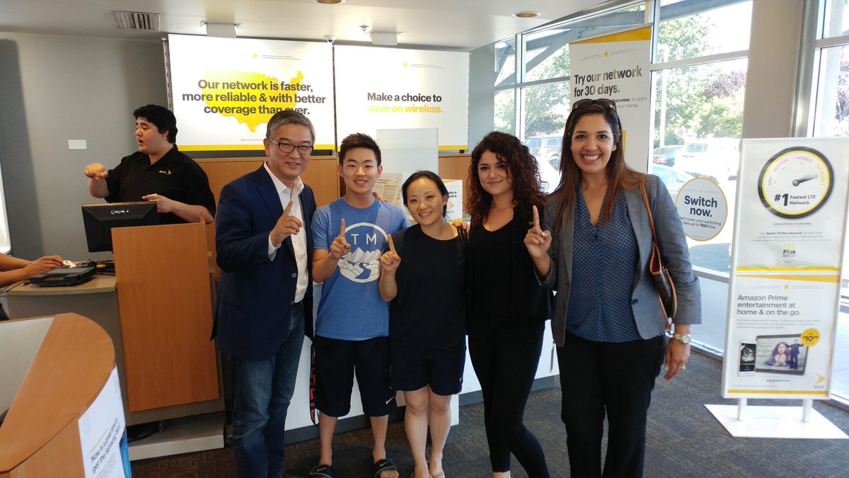 suehyun_chung's tweet photo. 5 lines from ATT!!! I am happy that the customers are in good hands now. Sprint #1! #BetterForLess!!! https://t.co/UadrYGipsT
