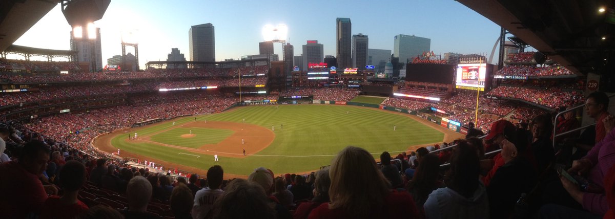 nicolekhuff's tweet photo. Perfect night for a game! https://t.co/eqw0Z5AJfG