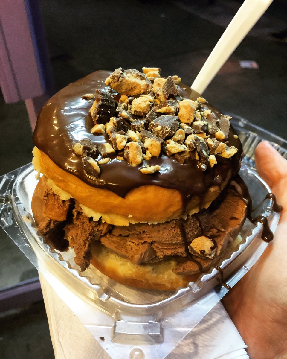 _kconover's tweet image. treat yo self #holeycream