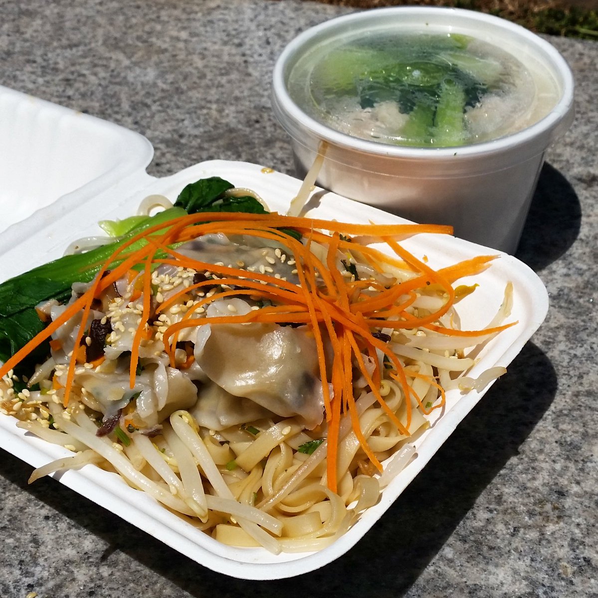 GnocchingShop's tweet photo. San Francisco  <3 #sanfrancisco #cablecar #california #food #wonton #chinesefood #americanchinesefood #fmarket https://t.co/OfGZSVZtV2