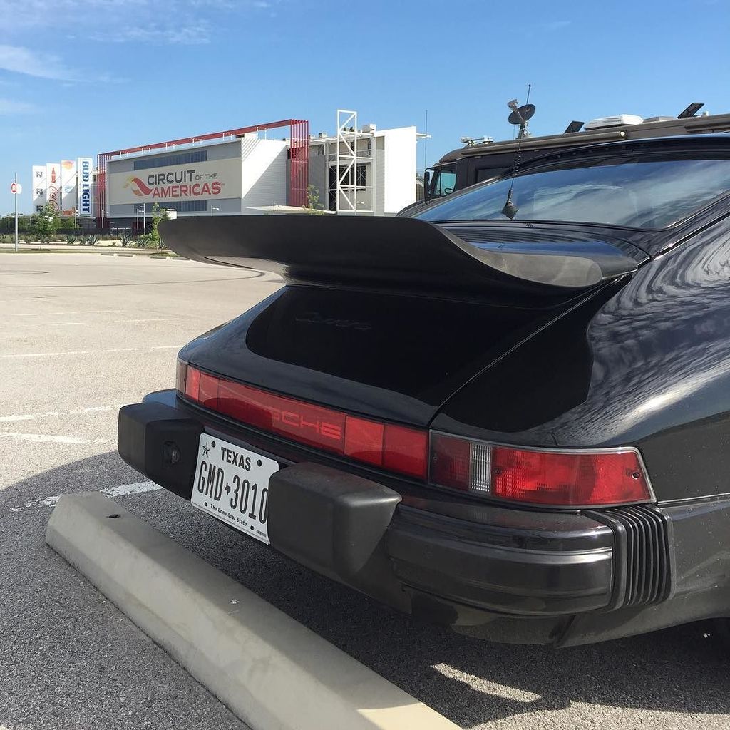 OnlyCarrera's tweet photo. 🐳🐋 Whale Tail Wednesday. #WTW #doesthatevenexist #iminventingit #porsche911 #porsche #911 #cota #gruppechat #izzy911 https://t.co/Jattz0YYRS