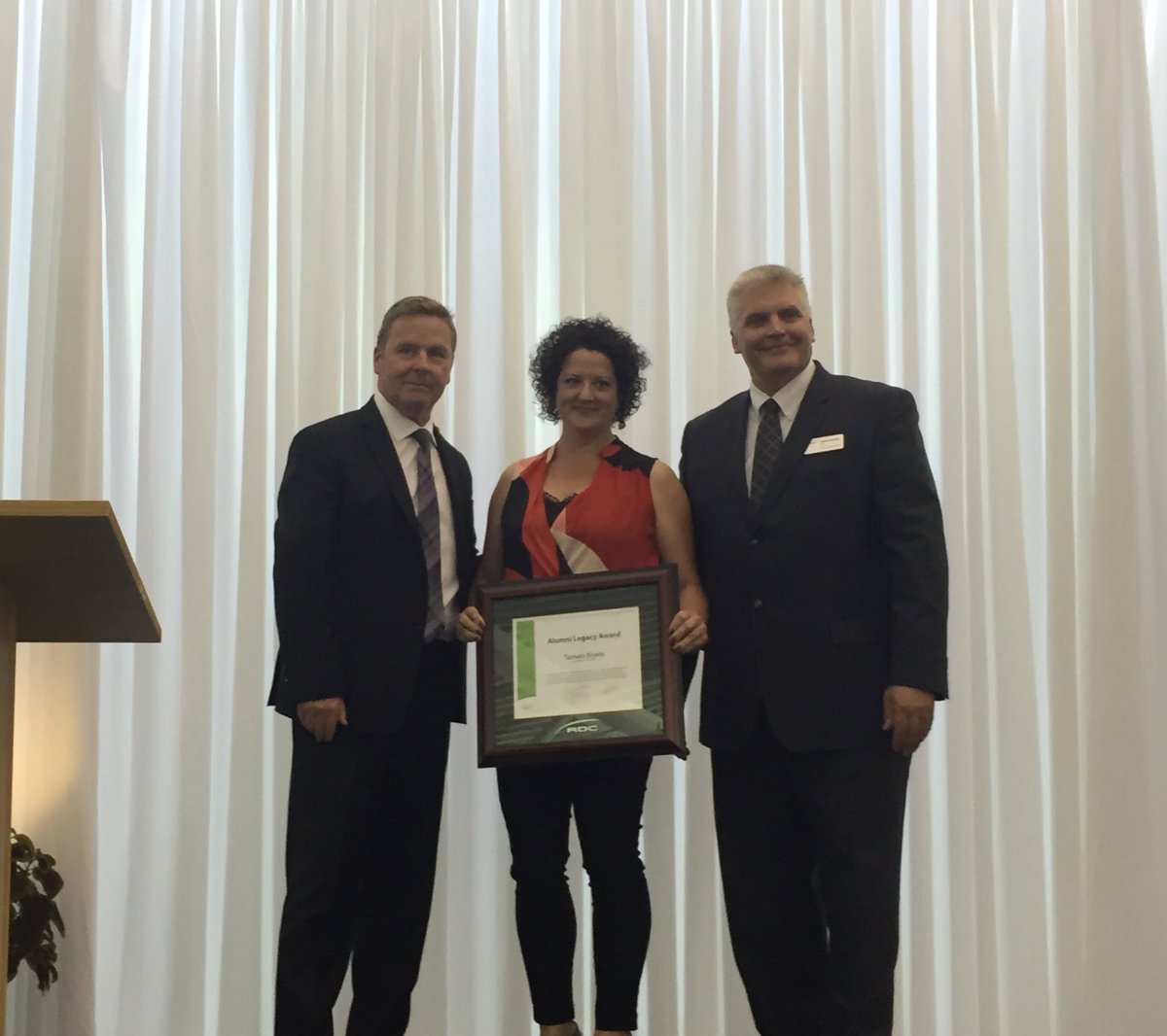 RedDeerPolytech's tweet photo. Tamara Bower, Joe's wife, accepts this award as we honour him. 💫#RDCCommunity2016 https://t.co/xUFvJSUxDh