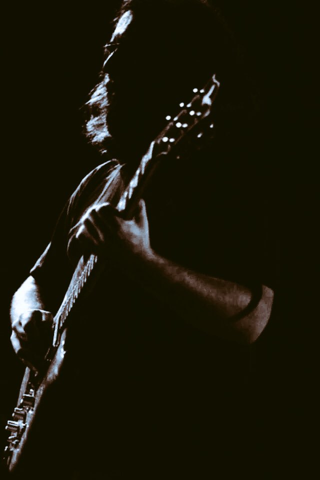 fat_man_rocks's tweet photo. Standing on the moon
with nothing left to do...

🌙 https://t.co/pLCyodD1GS
