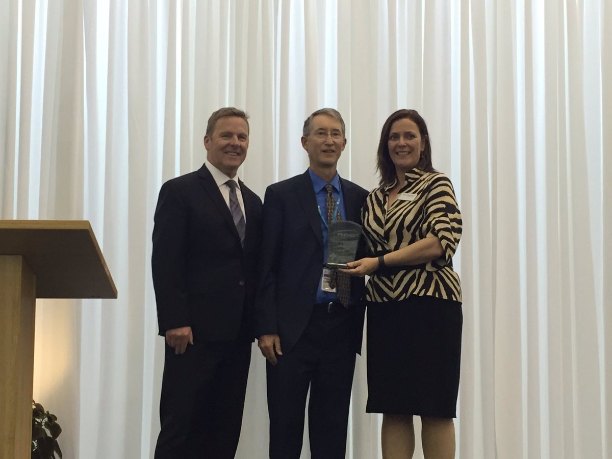 RedDeerPolytech's tweet photo. Allan Sinclair, AHS Executive Director of Red Deer, accepts the 2016 Community Partner Award! 💫 #RDCCommunity2016 https://t.co/CLUKKR0e5F