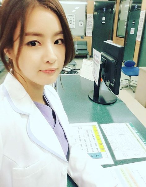 #강소라 #인스타그램 #닥터 #수술복 #뭘입어도_이뻐
[강소라] 강소라, 의사 선생님 복장? "간만에 입은 수술복" 
me2.do/F3gVuVZG